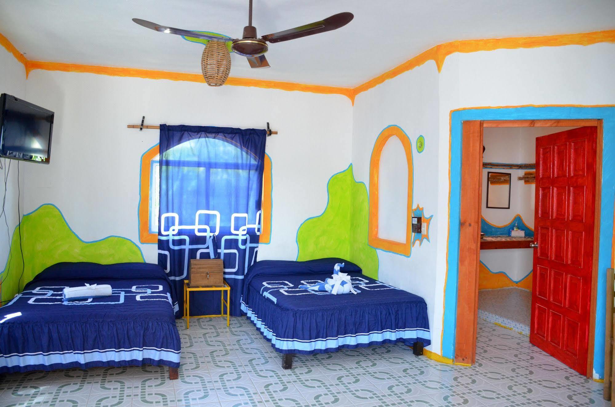 Adventure Experience Hotel Playa del Carmen Exterior photo